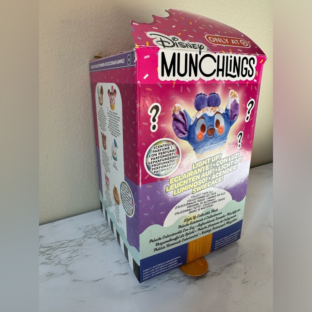 Disney Light up Munchlings Scented Plush Collection - Ursula
